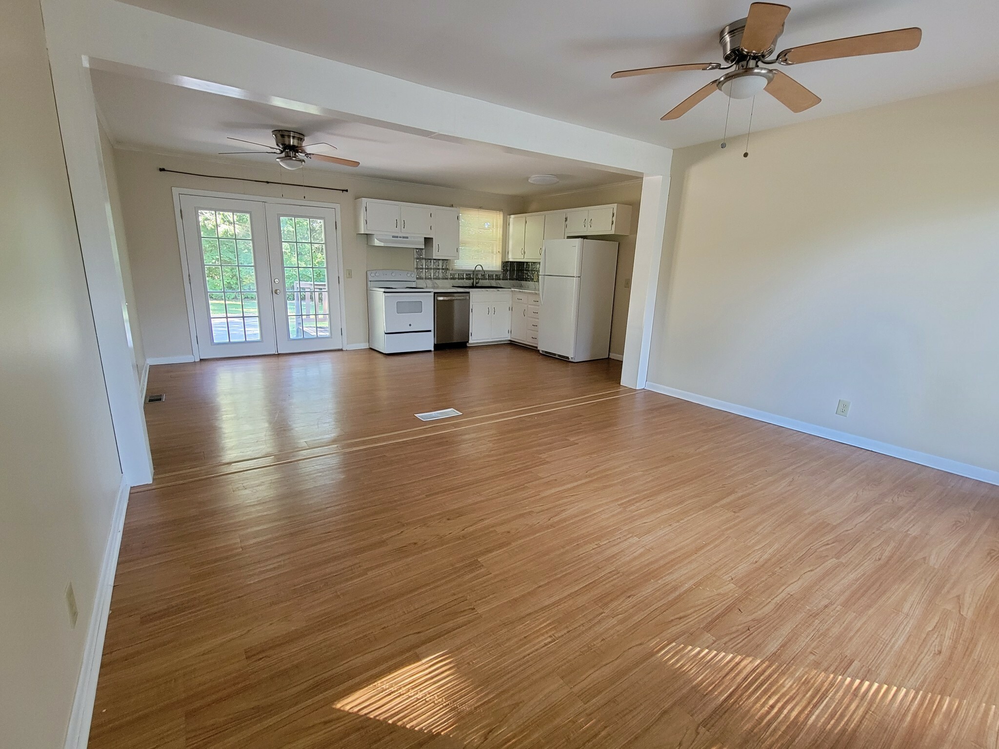 Property Photo: 350 Ladybird Dr TN 37217