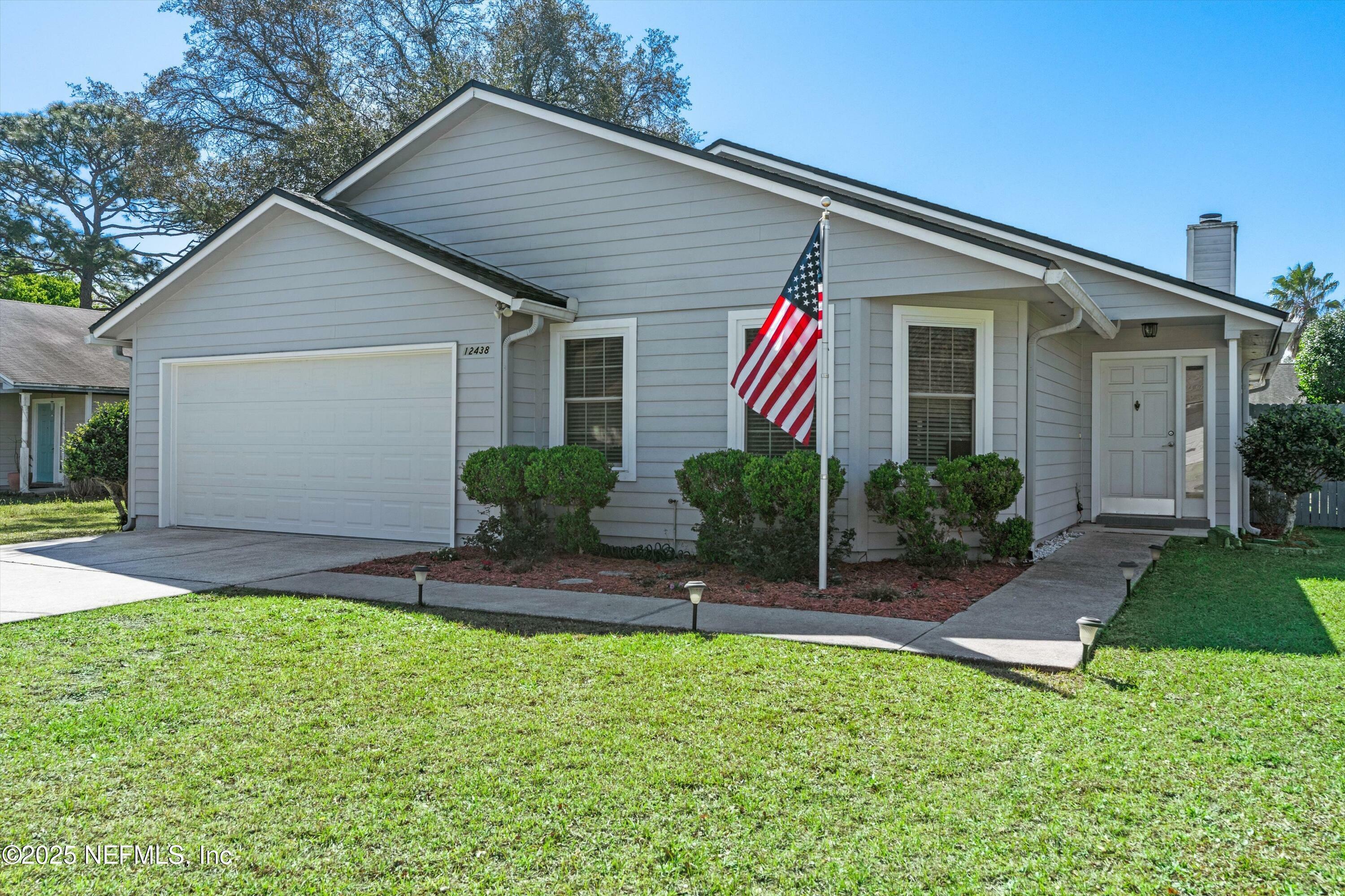 Property Photo:  12438 Safeshelter Drive S  FL 32225 