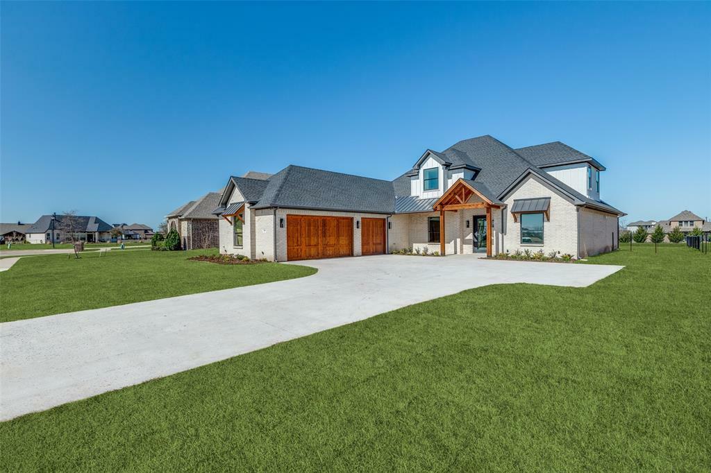 Property Photo: 1165 Stonebridge Pass TX 75058