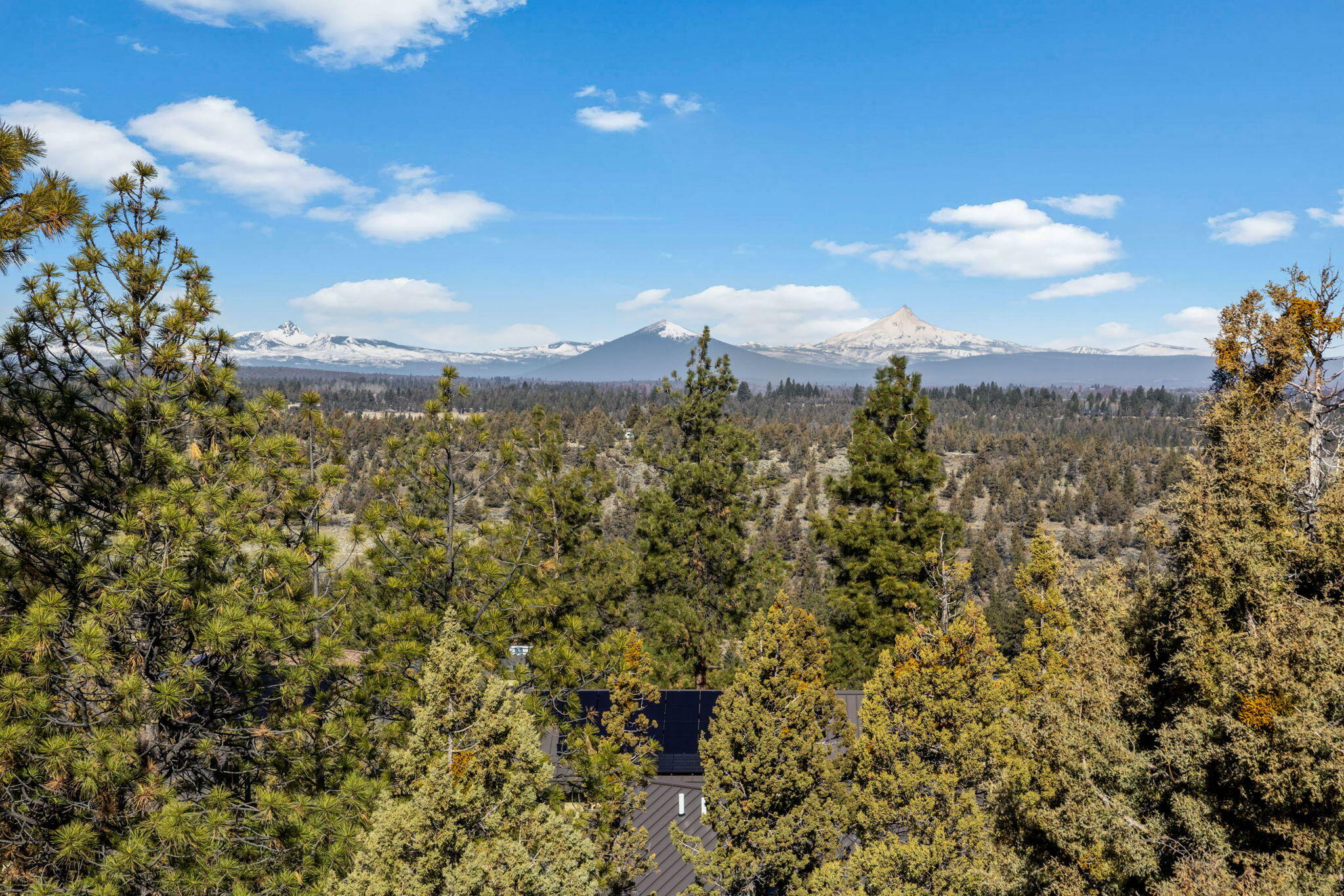 Property Photo: 3487 NW Greenleaf Way OR 97703