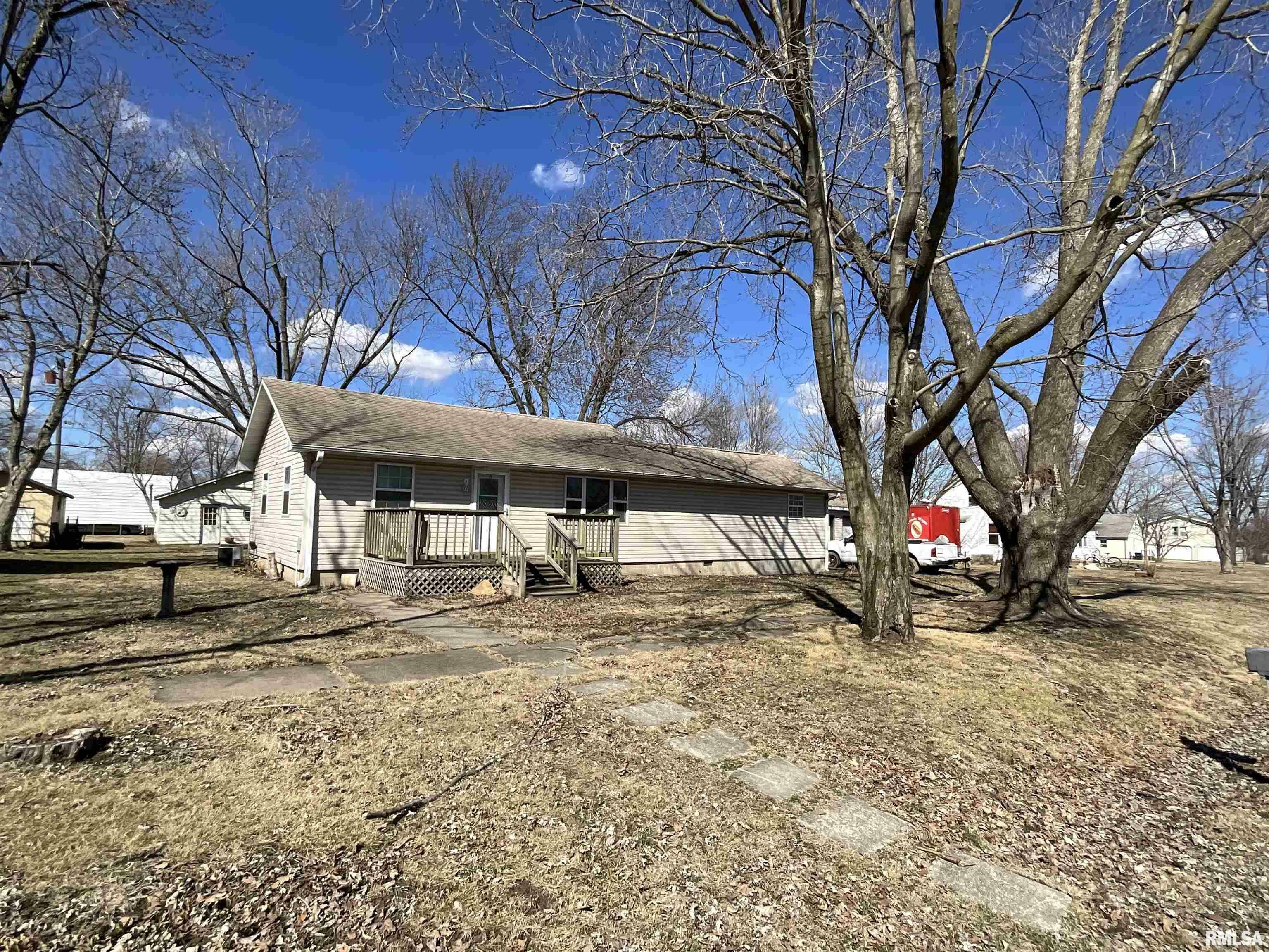 Property Photo:  721 Illinois Street  IL 62807 