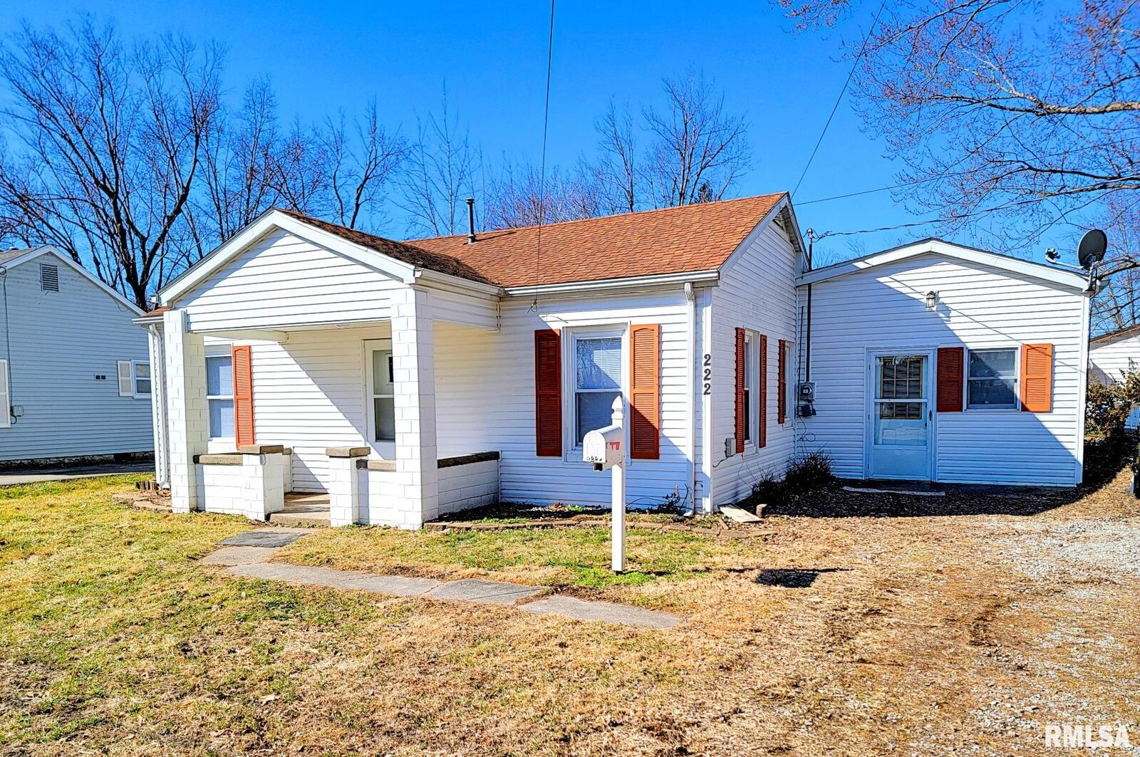 Property Photo:  222 Austin Avenue  IL 62839 