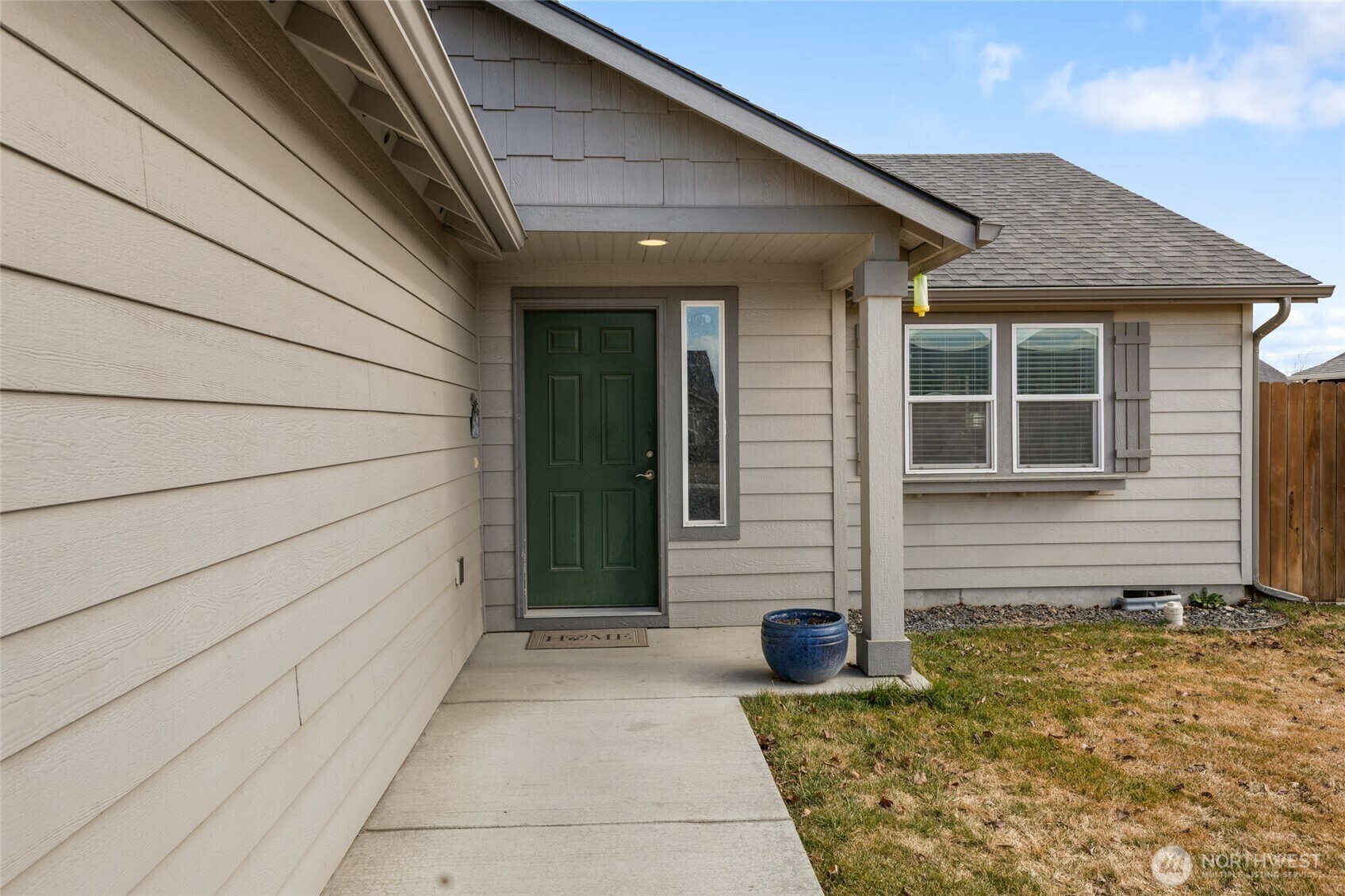 Property Photo:  809 S Blessing Street  WA 98837 