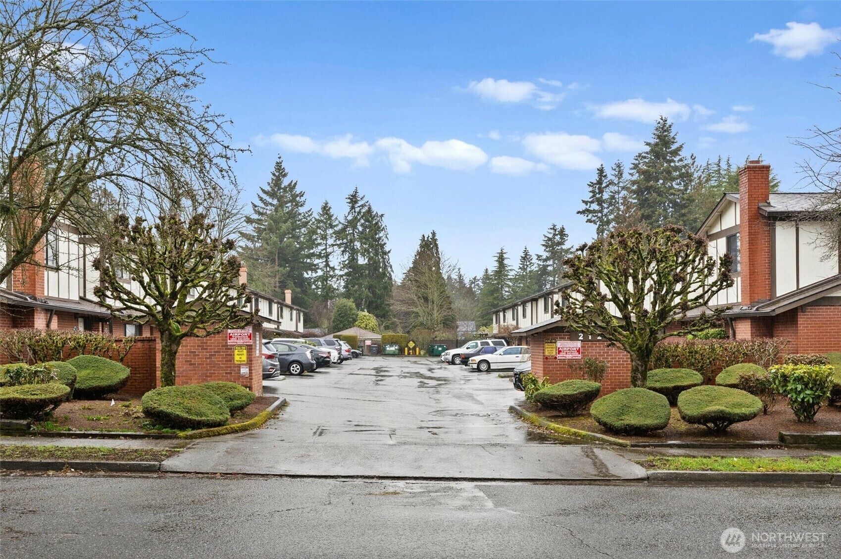 Property Photo:  212 SW 146th Street 109  WA 98166 