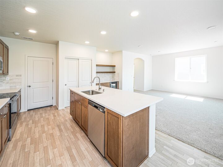 Property Photo:  1902  Hickory Road  WA 98837 