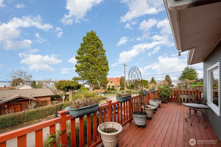 Property Photo:  3120 N Alder Street  WA 98407 