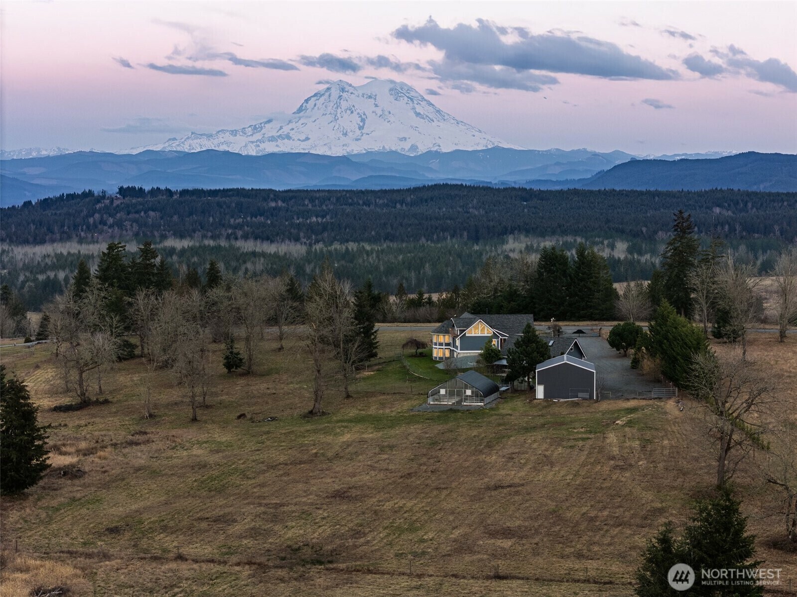 Property Photo: 44010 14th Avenue E WA 98328