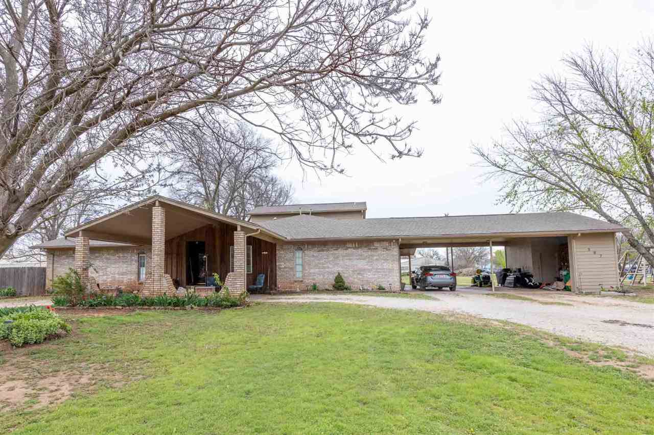 Property Photo: 307 3rd Street OK 73061