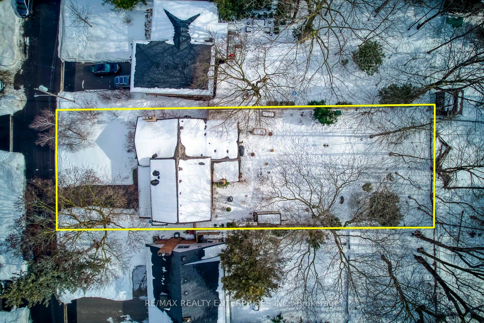 Property Photo: 29 Pinehurst Crescent ON M9A 3A4