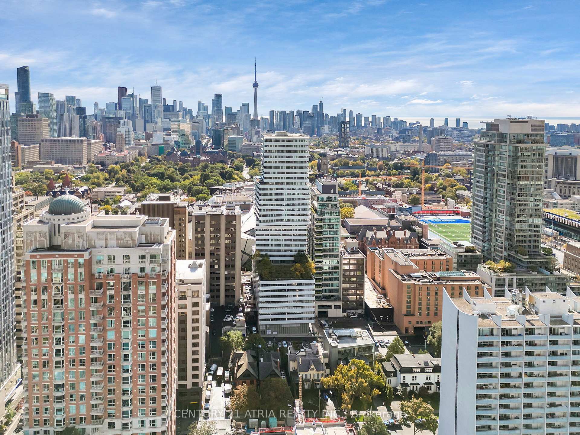 Property Photo: 200 Bloor St W 3002 ON M5S 1T8