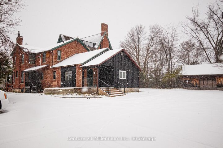 Property Photo:  637 Hurontario Street 106  ON L9Y 2N6 