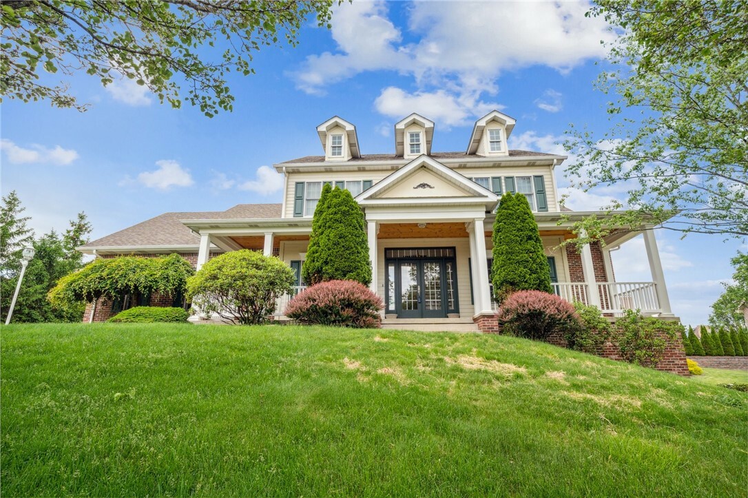 Property Photo:  1012 Country Club Dr  PA 15644 