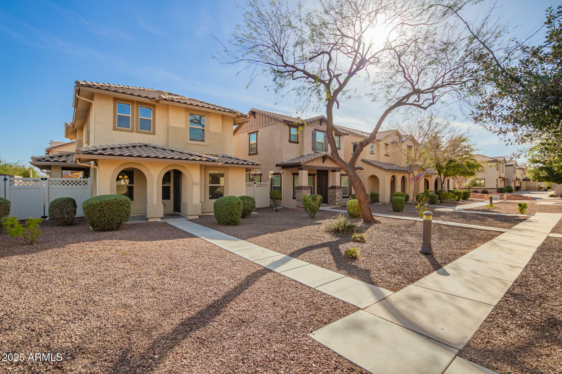 Property Photo:  919 S Pheasant Drive  AZ 85296 