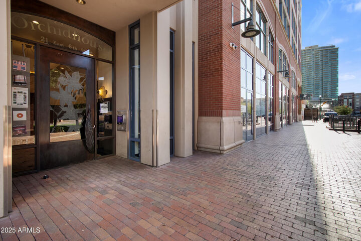 Property Photo:  21 E 6th Street 412  AZ 85281 