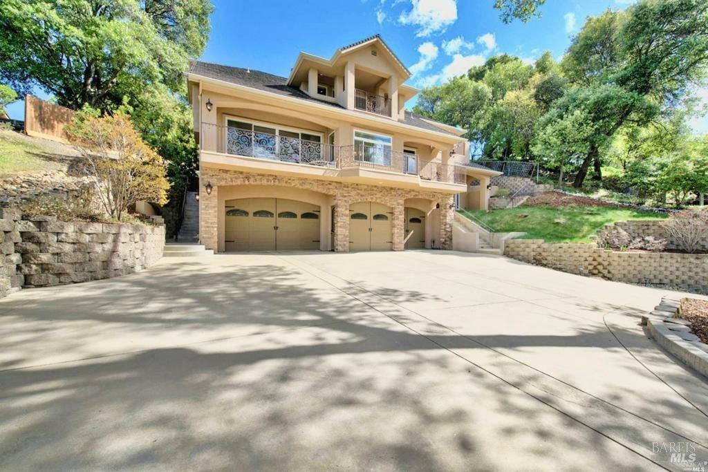 Property Photo: 184 Wykoff Drive CA 95688