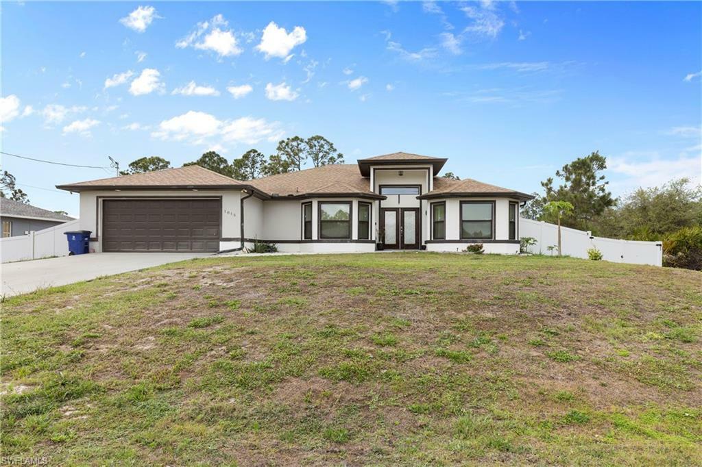 Property Photo:  1015 Greenwood Ave  FL 33972 