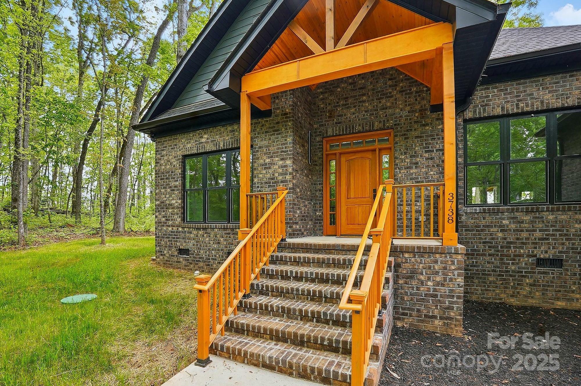 Property Photo: 3738 Glen Arbor Drive NC 28650