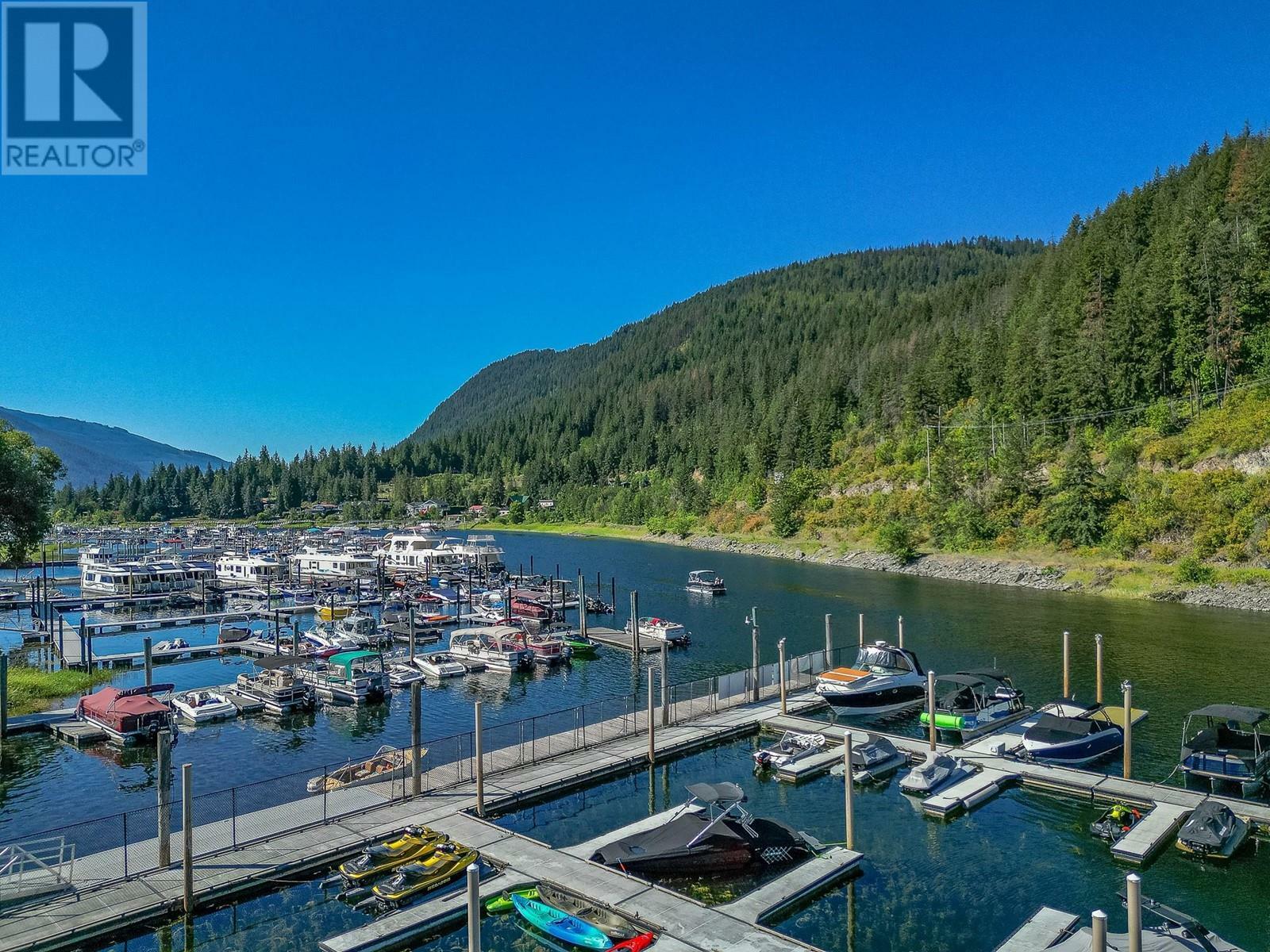 Property Photo: 1130 Riverside Avenue 19 BC V0E 2V1