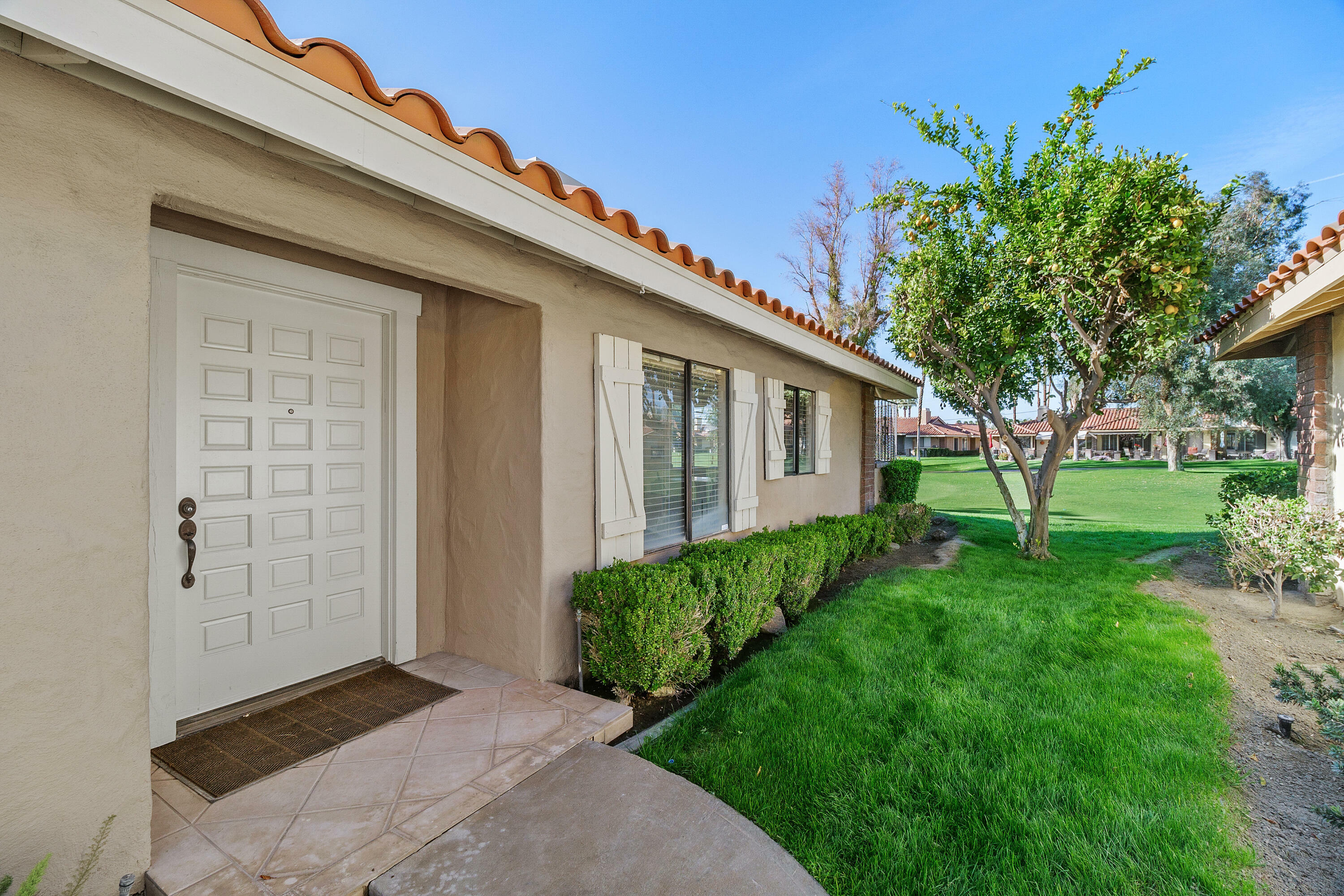 Property Photo:  322 Villena Way  CA 92260 