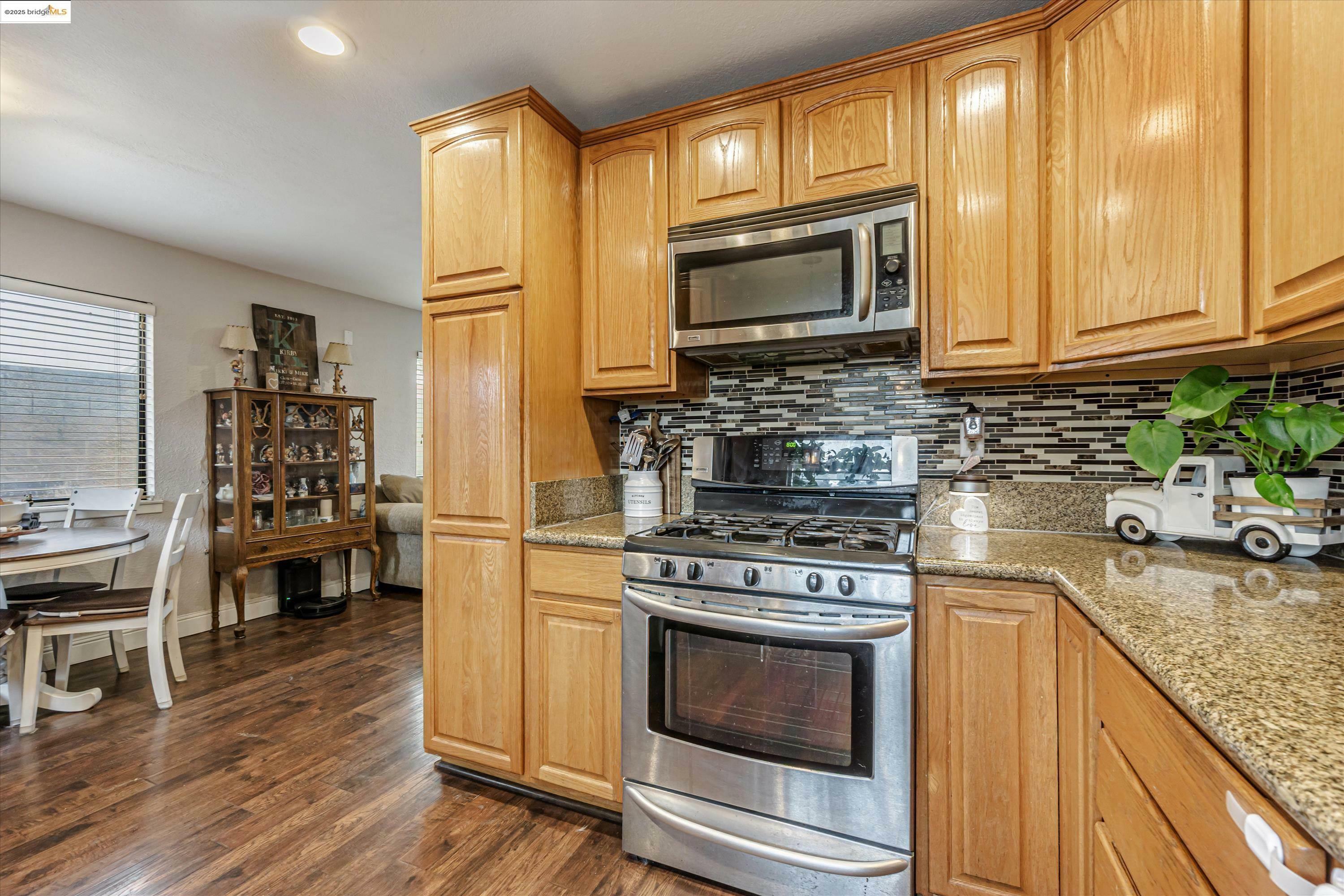 Property Photo: 327 4th Ave CA 94523