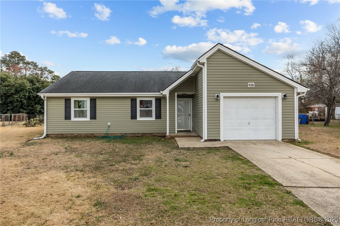 Property Photo: 616 Missenburg Court NC 28314