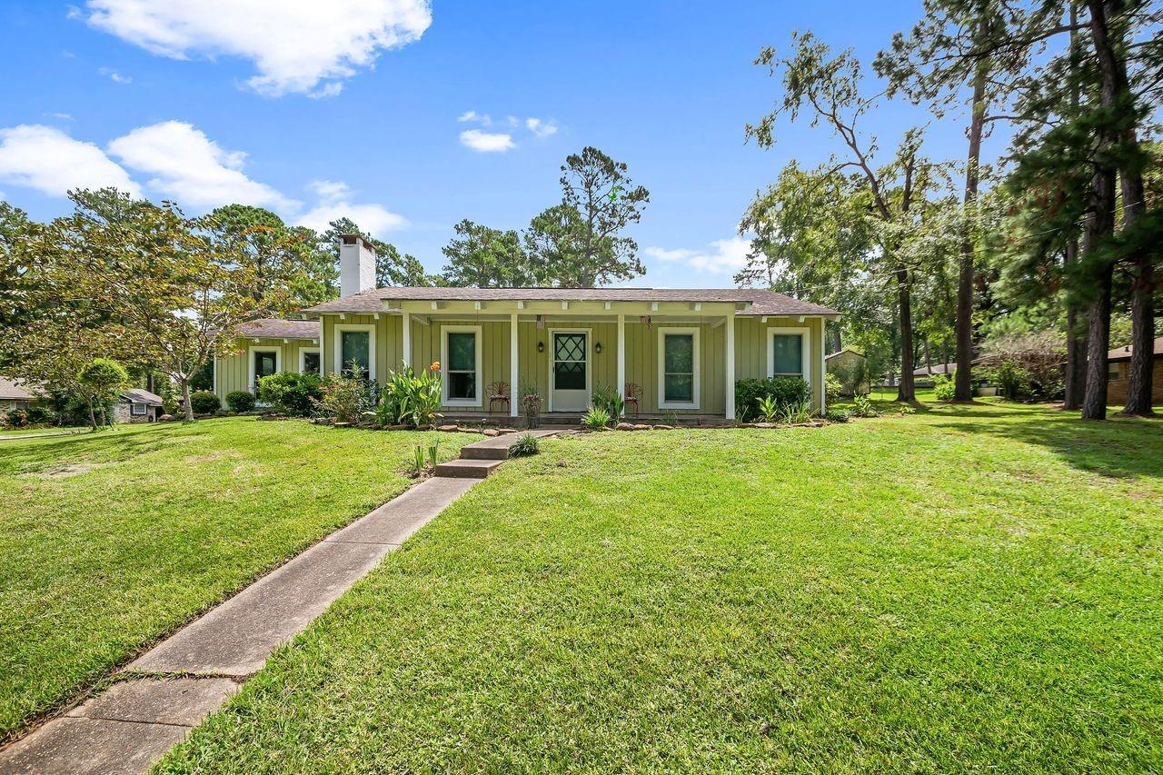 Property Photo: 301 Skyview Drive TX 77351