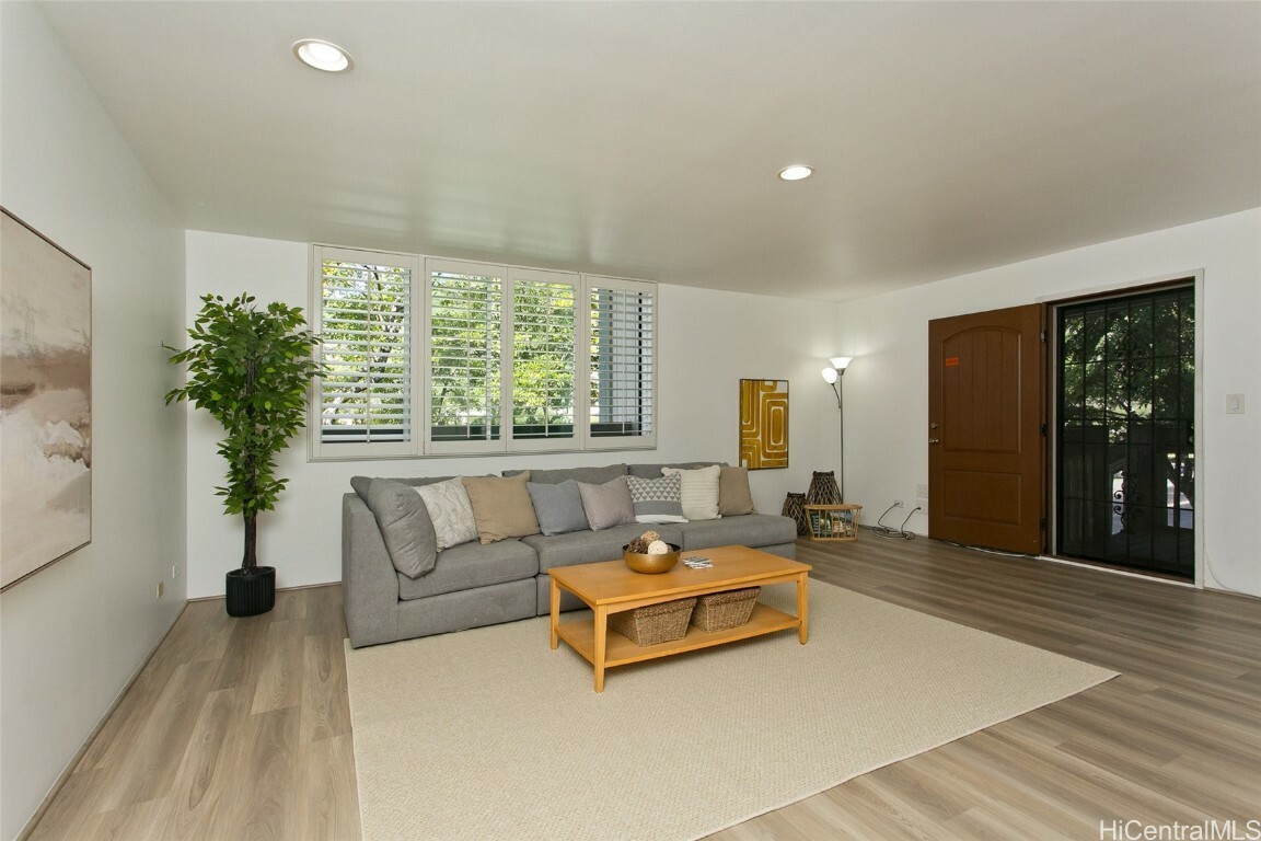 486 Kawaihae Street D  Honolulu HI 96825 photo