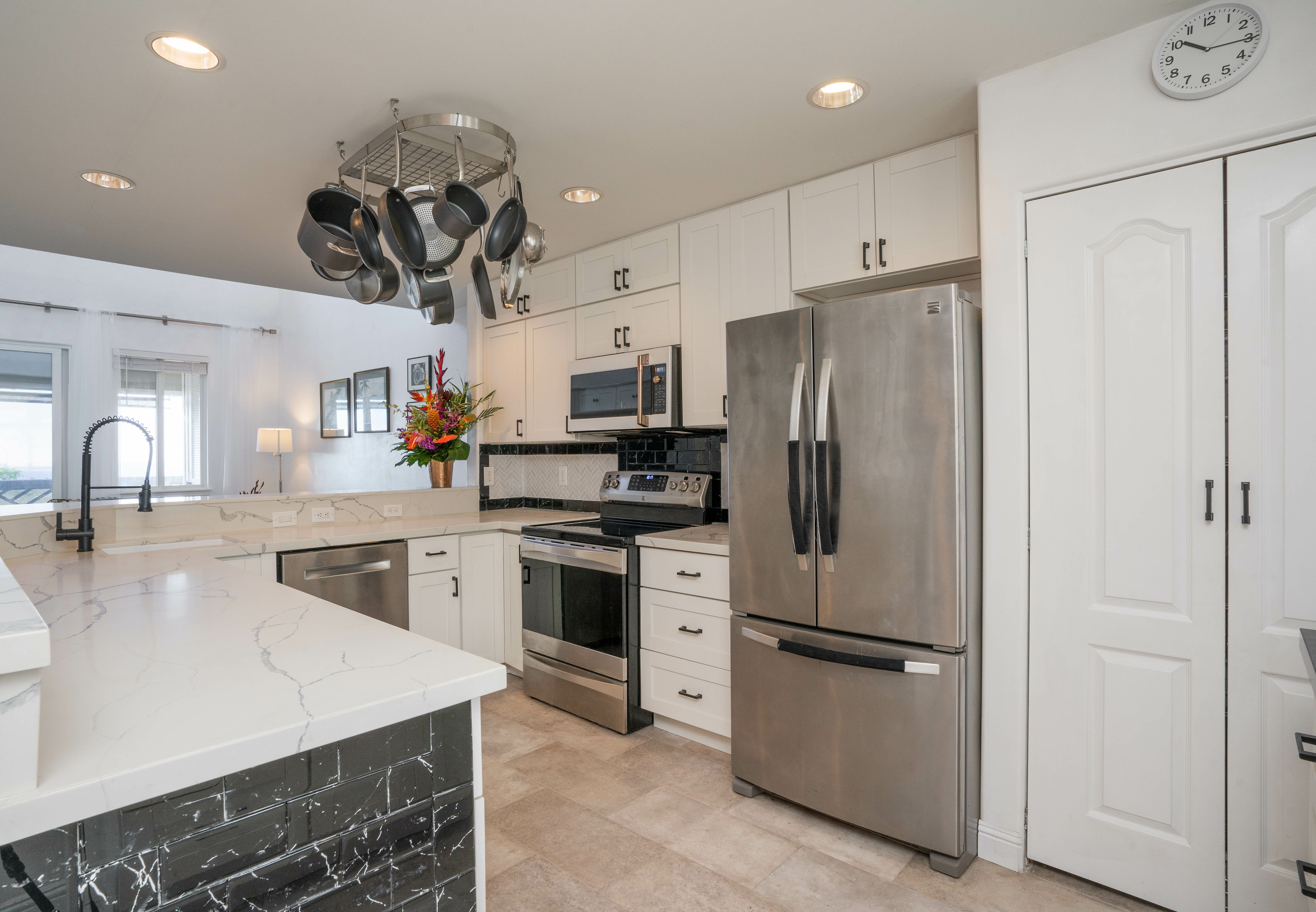 Property Photo: 75-6060 Kuakini Hwy H23 HI 96740
