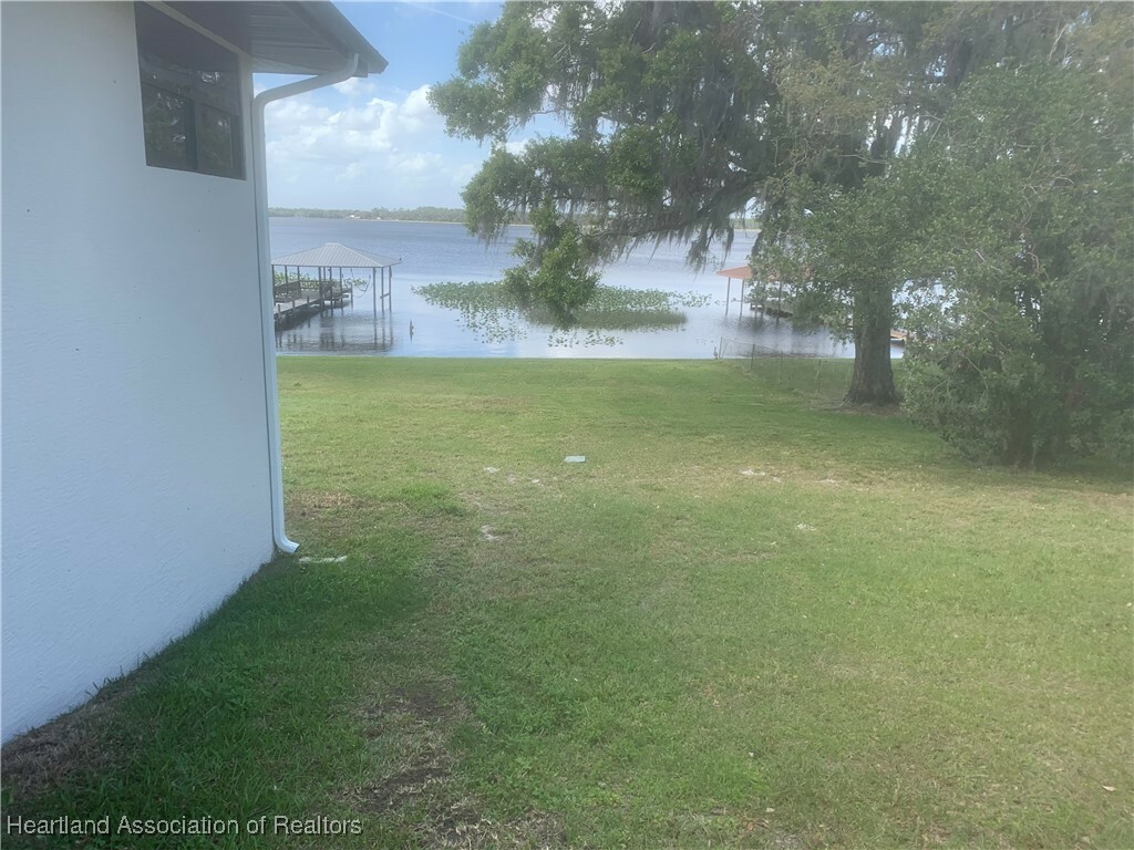 Property Photo: 534 Arcola Drive FL 33875