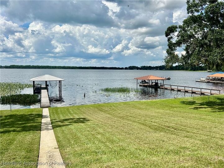 Property Photo: 534 Arcola Drive FL 33875