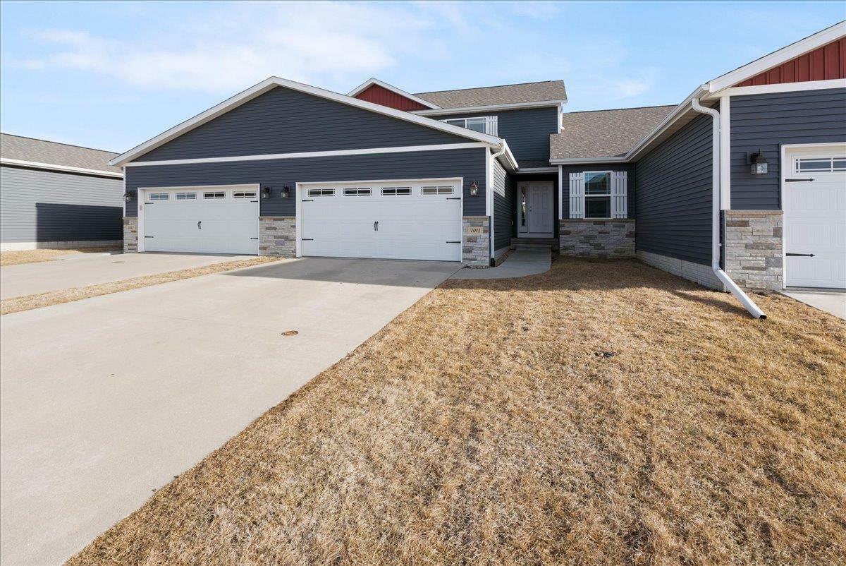 Property Photo: 1011 Loren Drive IA 50613