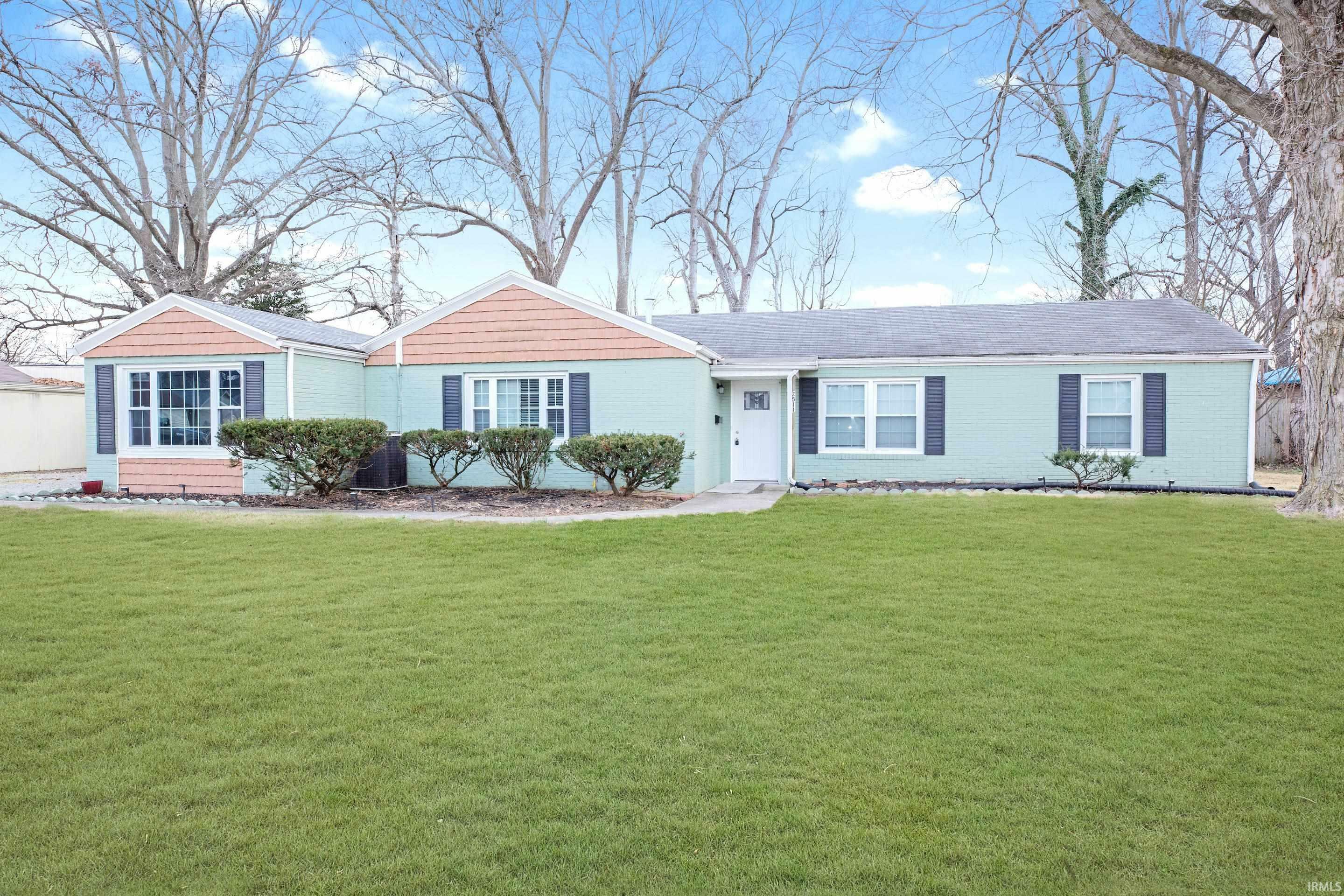 Property Photo:  2511 Bayard Park Drive  IN 47714 