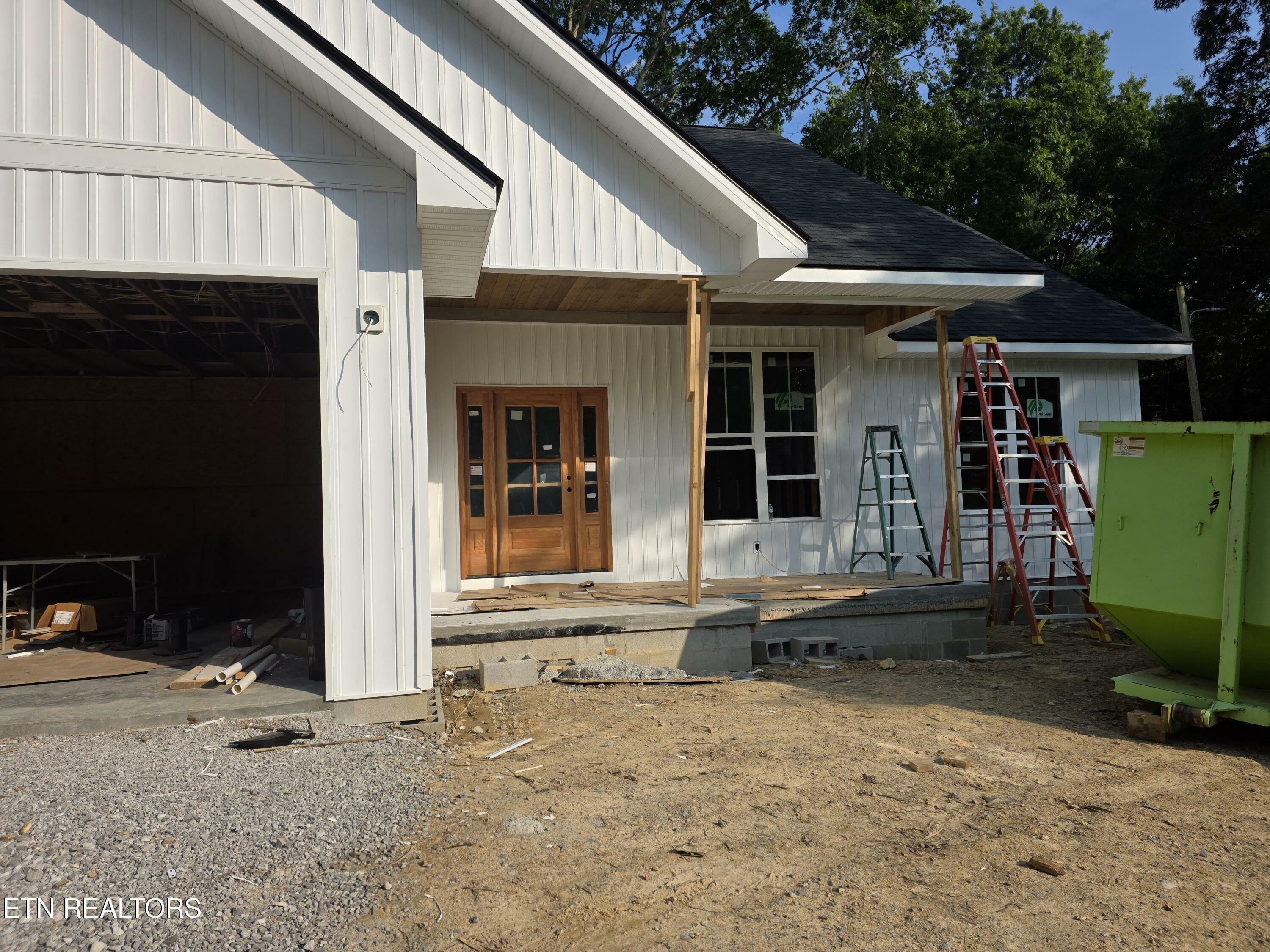 Property Photo: 235 Estates Lake Drive TN 38571