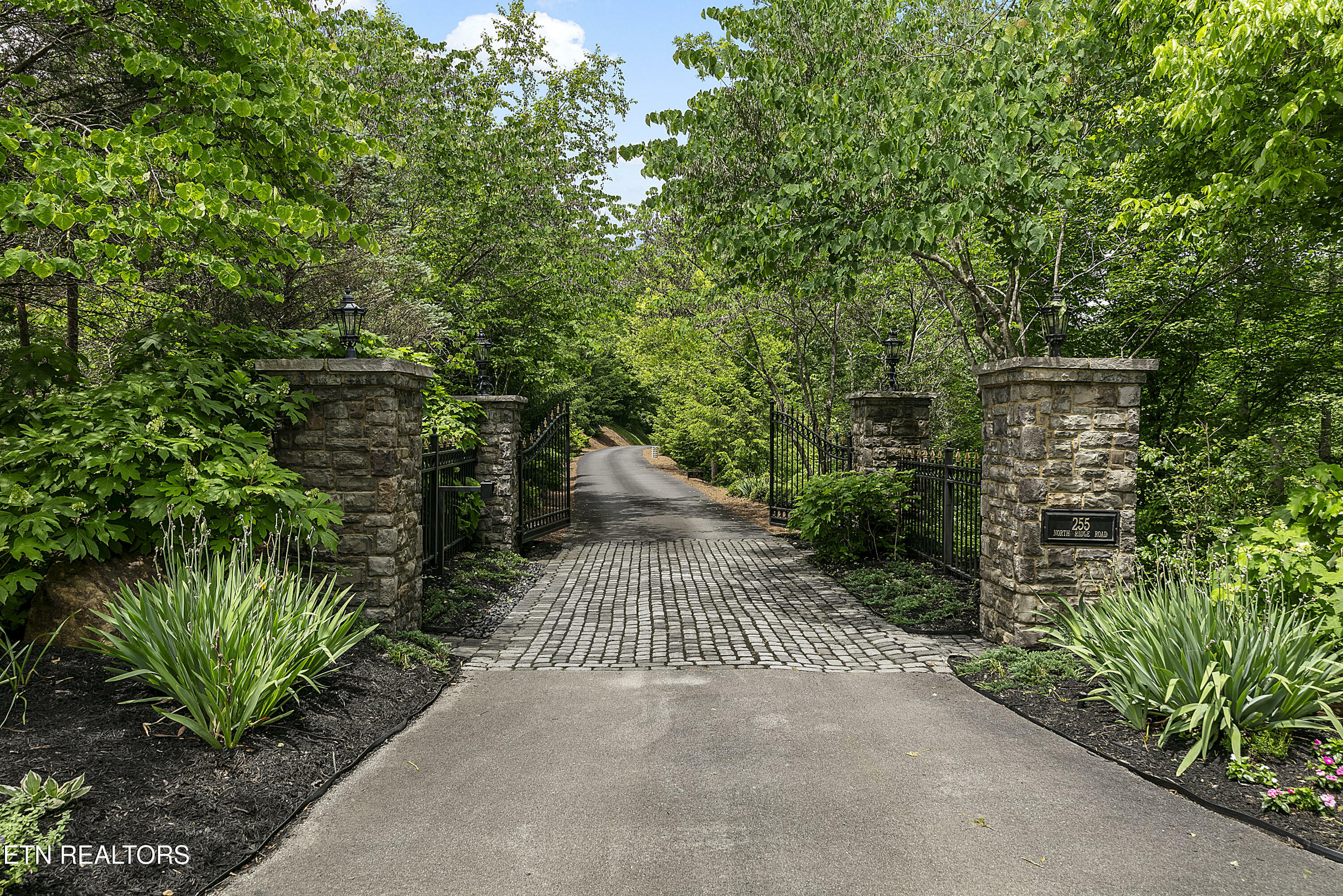 Property Photo: 255 N Ridge Rd TN 37876