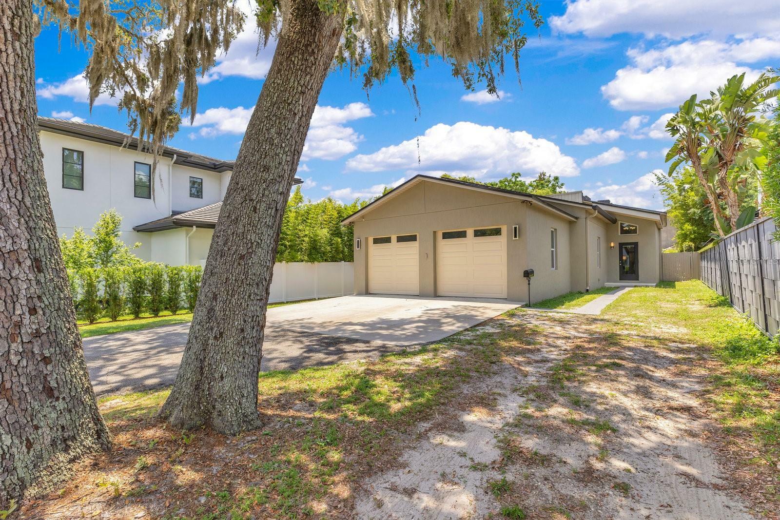 Property Photo: 1213 Richmond Road FL 32789