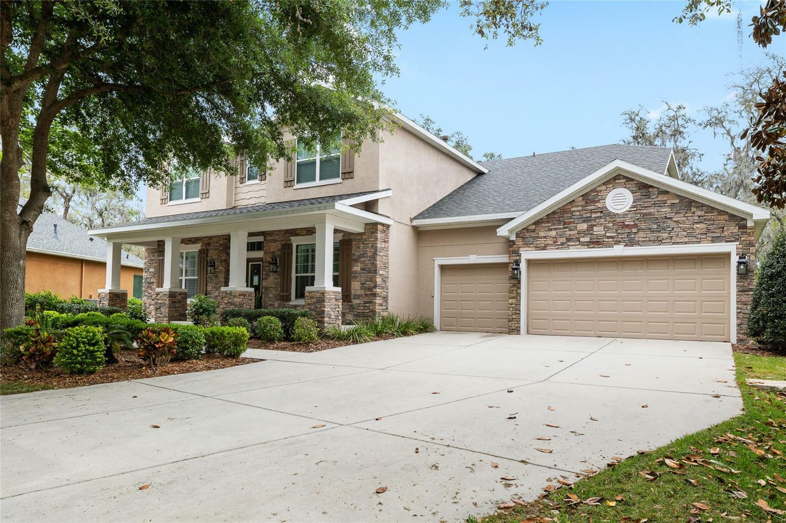 Property Photo: 15912 Ternglade Drive FL 33547