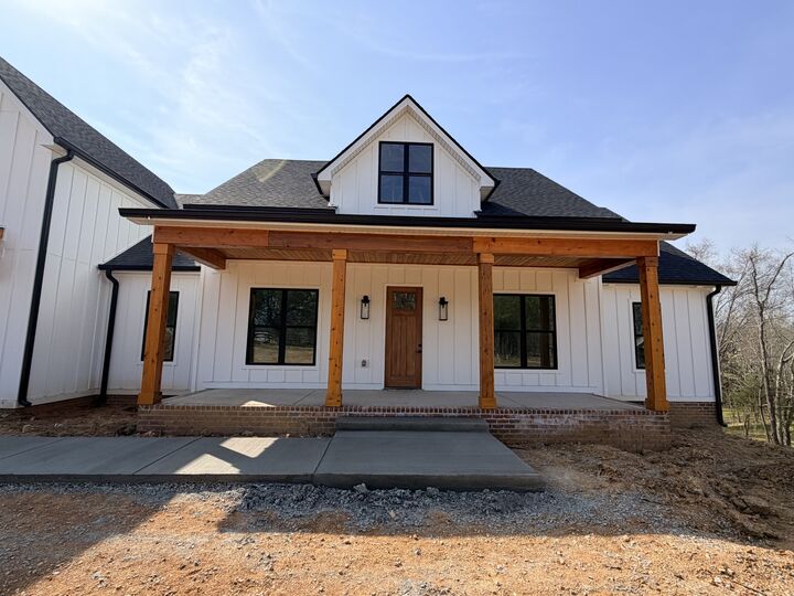 Property Photo:  2660 Jarrell Ridge Rd  TN 37043 