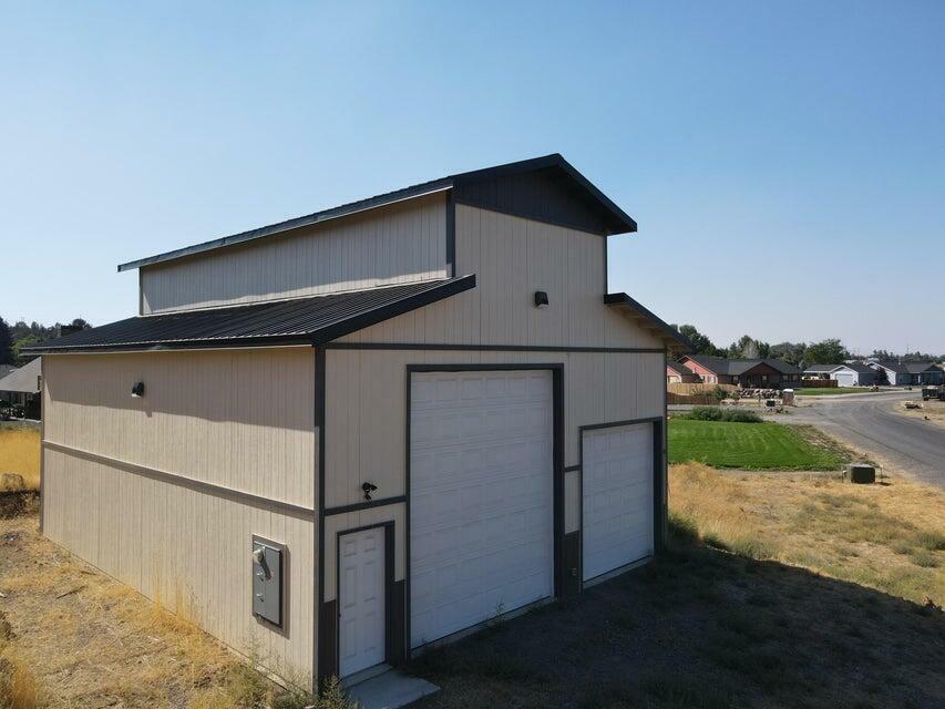 Property Photo:  4177 NW 39th Drive  OR 97756 