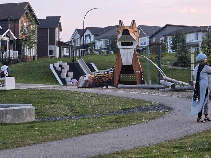 Photo de la propriété: 90 Aquila Drive NW AB T3R 2C4