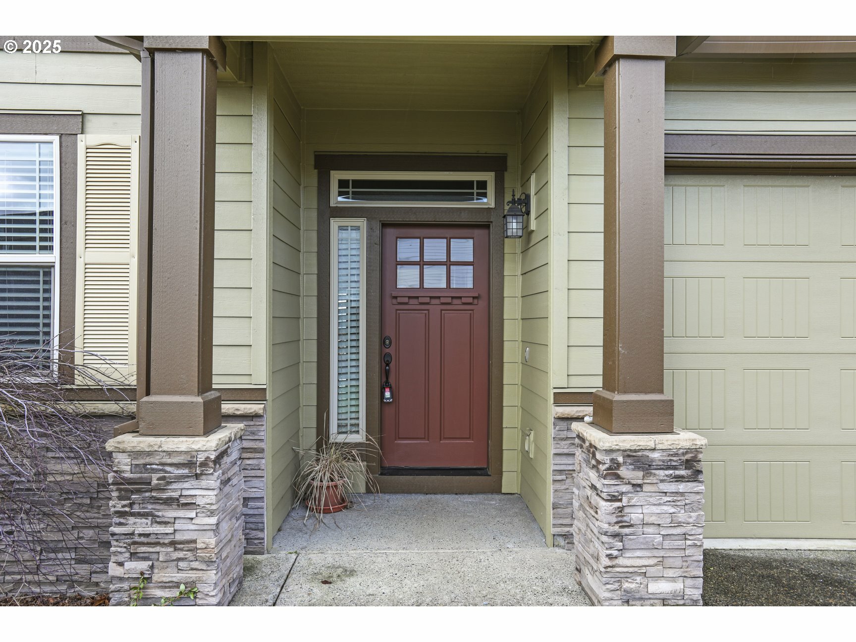 Property Photo: 1455 NE Cooper Ln OR 97023