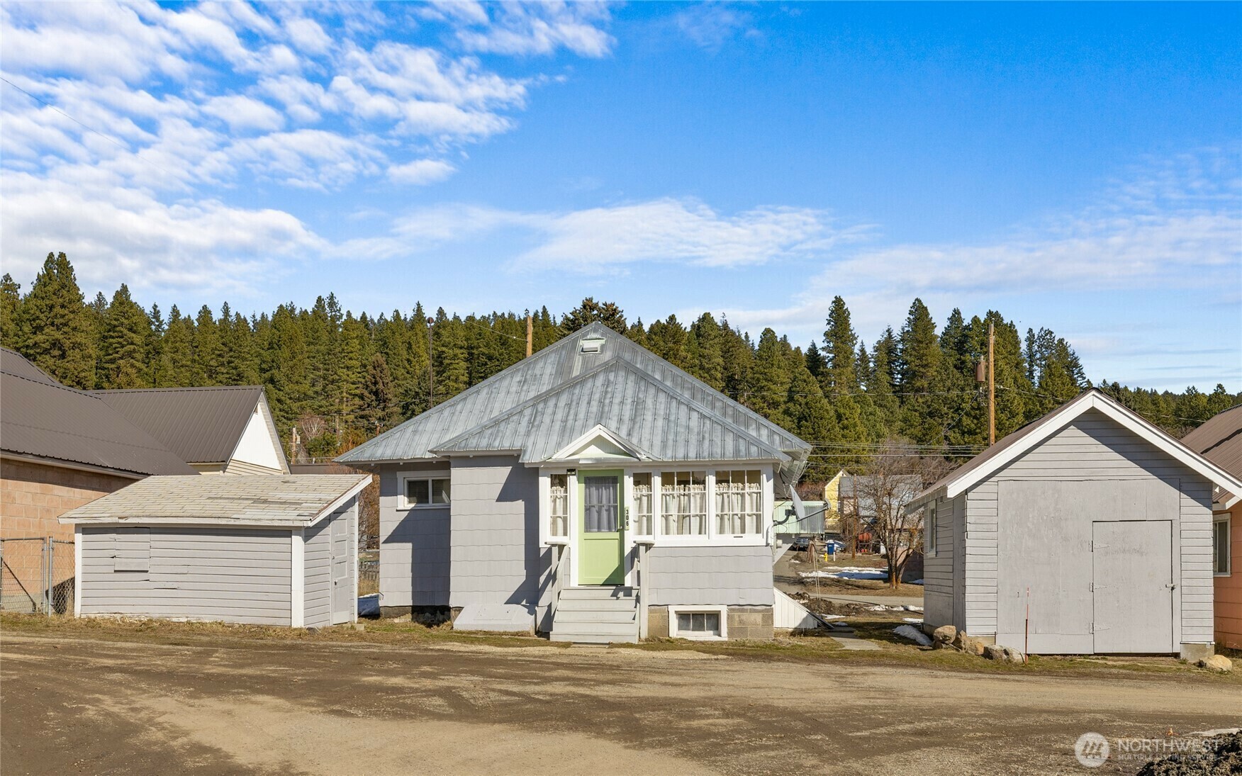 Property Photo:  306 N A Street  WA 98941 