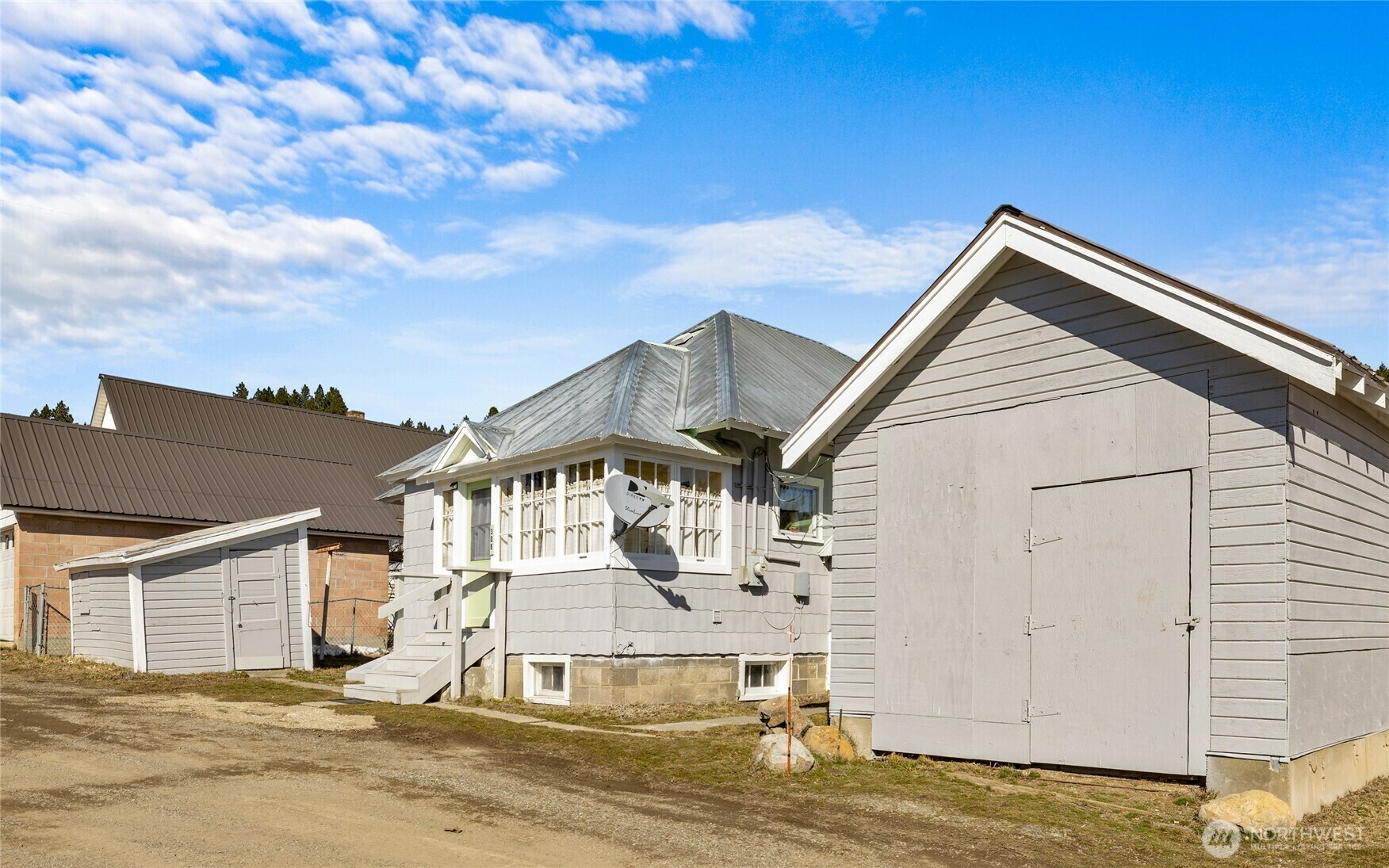 Property Photo: 306 N A Street WA 98941