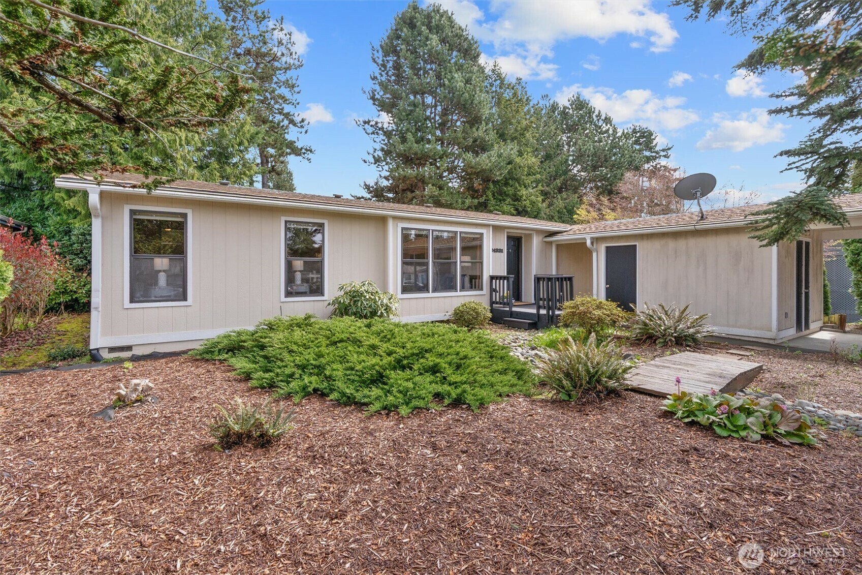 Property Photo: 24331 9th Avenue W WA 98021