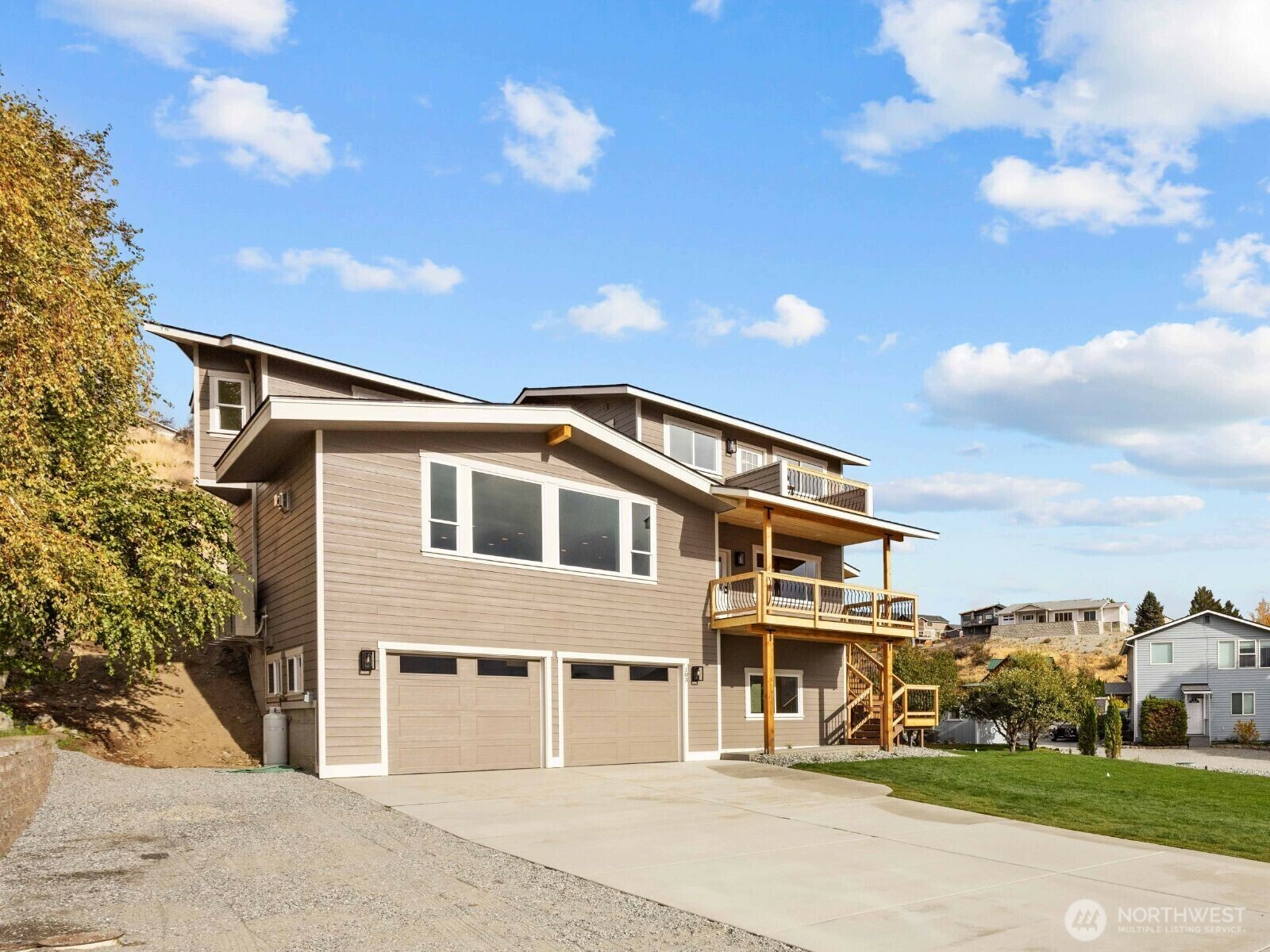 Property Photo:  103  Stormy Mountain Way  WA 98816 