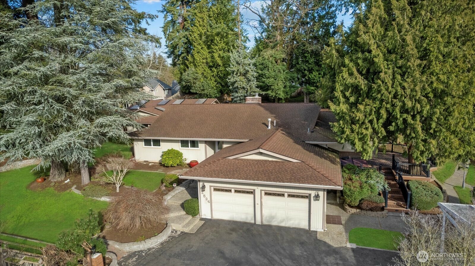 Property Photo: 2524 Jones Ave NE WA 98056