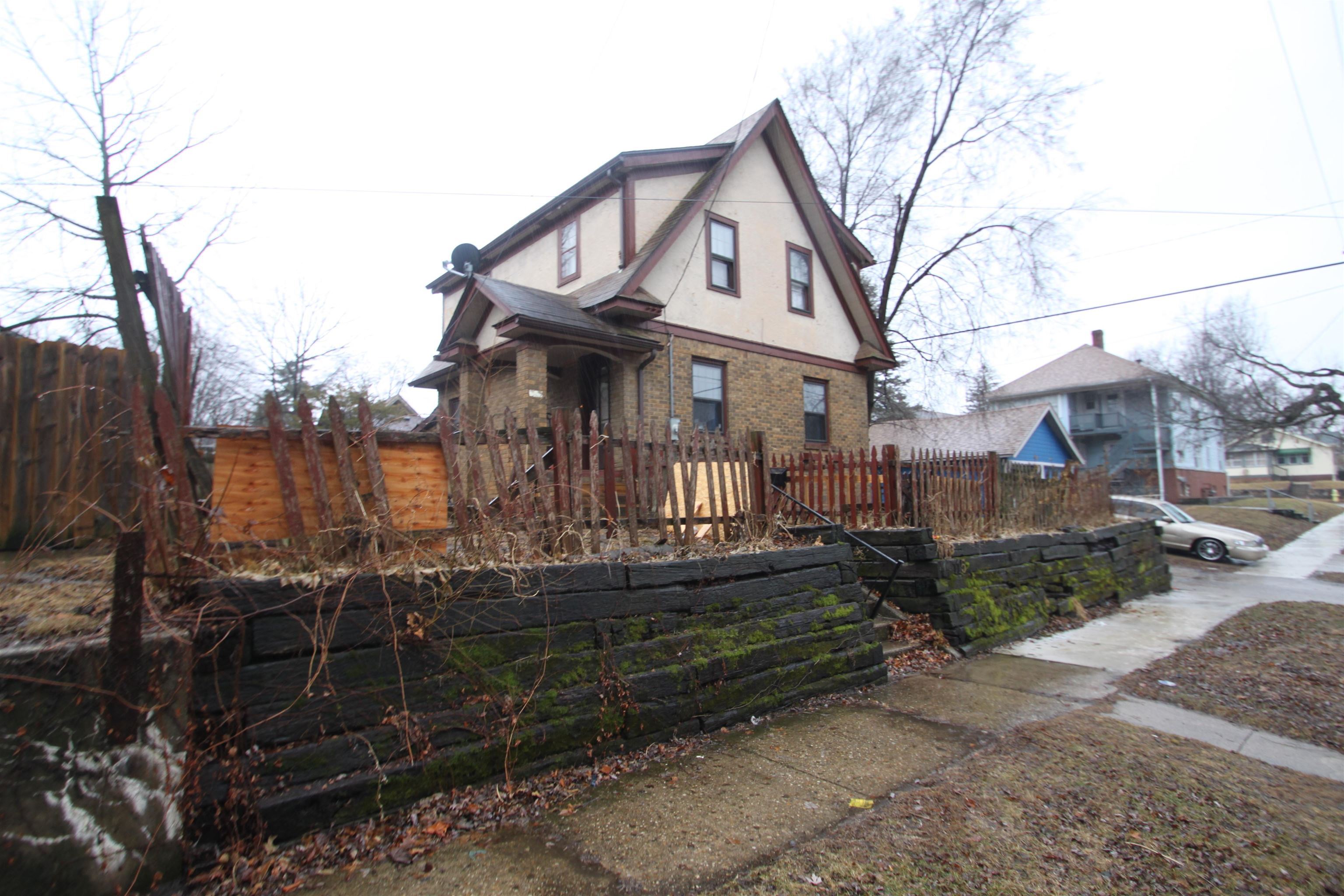 Property Photo: 2115 10th Avenue IL 61104