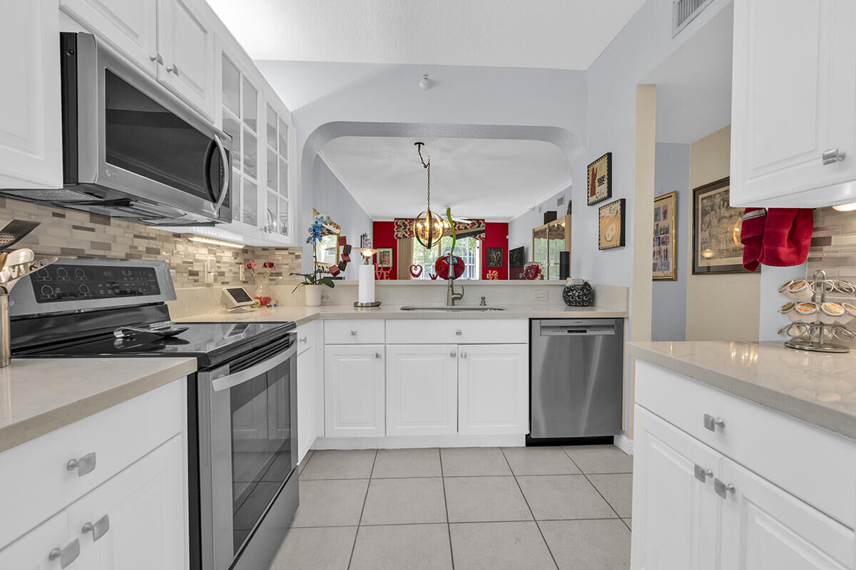 Property Photo:  7635 Southampton Terrace 203  FL 33321 