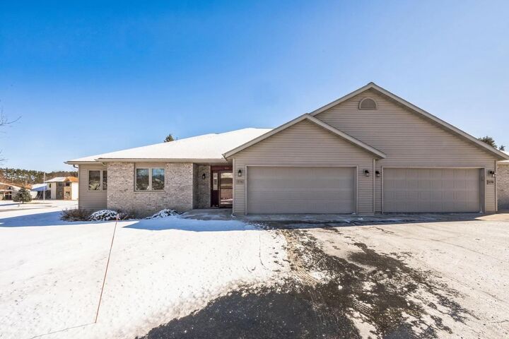 576 Clemens Court 1  Portage WI 53901 photo
