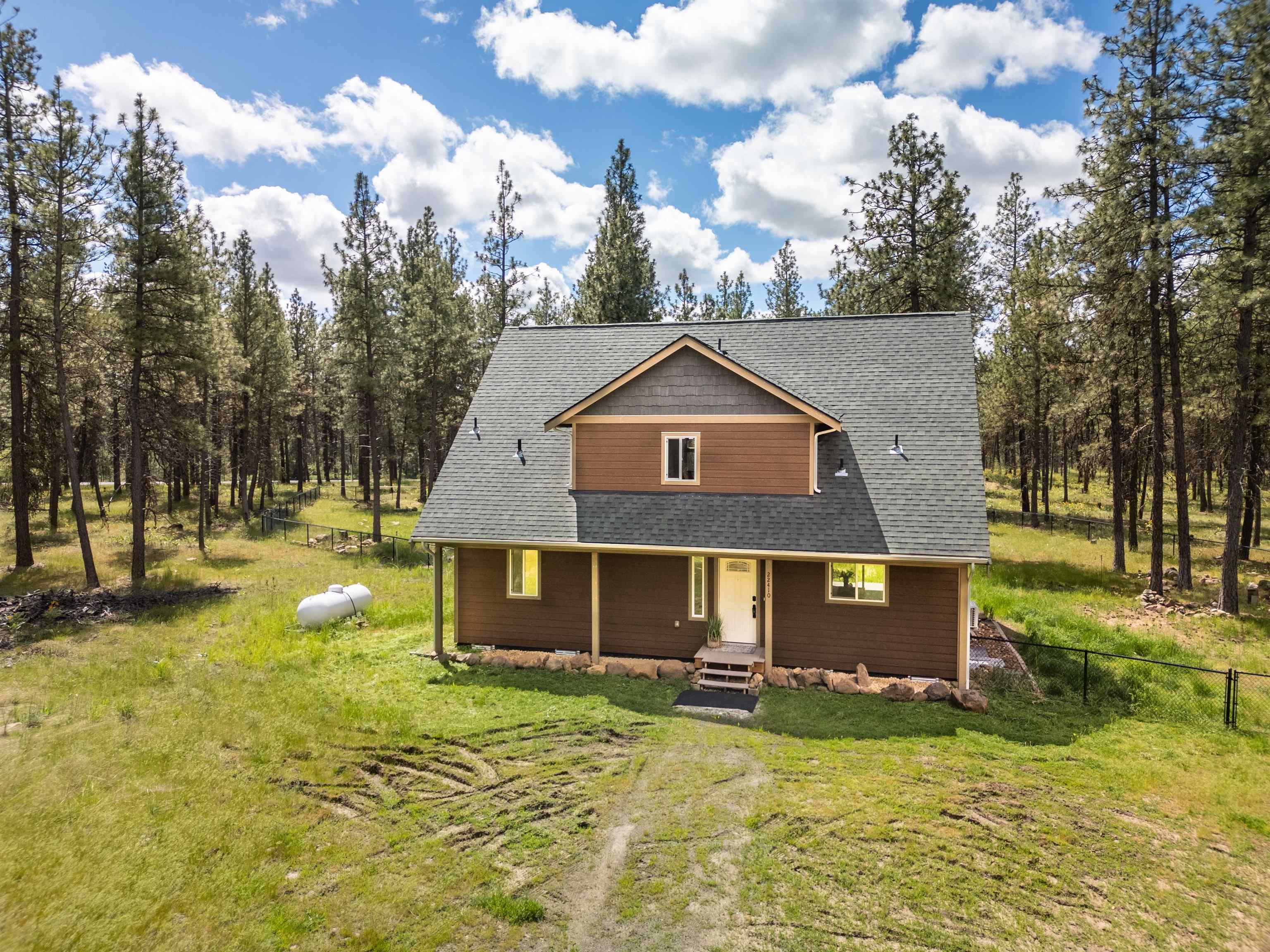 Property Photo: 22410 S Ritchey Rd WA 99004