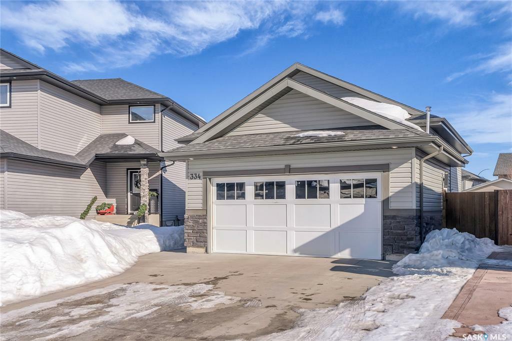 Property Photo:  334 Dawson Crescent  SK S7K 0K1 